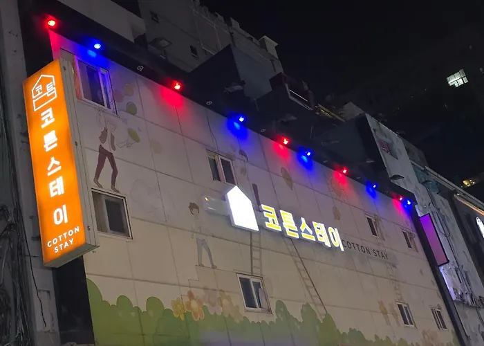 부천역3분 L 홍대입구명동 40분55분 L 무료세탁 L 식당카페많음 L 인천공항 1시간 Мотель Сеул