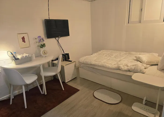 Мотель 부천역3분 L 홍대입구명동 40분55분 L 무료세탁 L 식당카페많음 L 인천공항 1시간 *